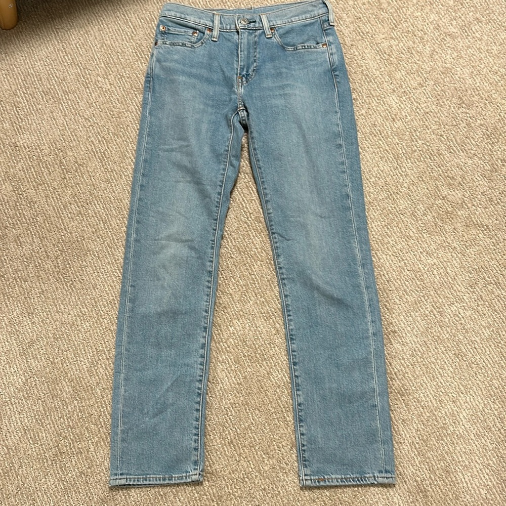 Men’s Levi jeans light wash!